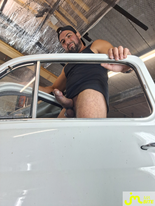 bites de Whitezilla Monstercock
