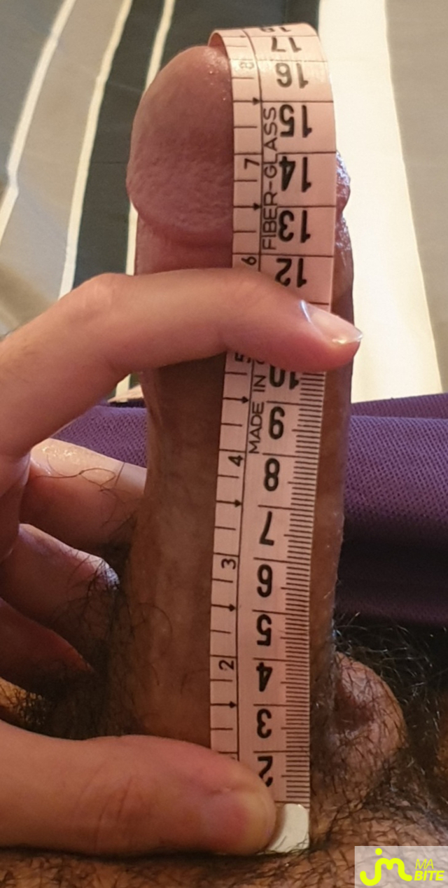 Ma bite de 16 cm : 6inchboy nous montre sa bite pour la 1ère fois sur le  site JeMontreMaBite.com