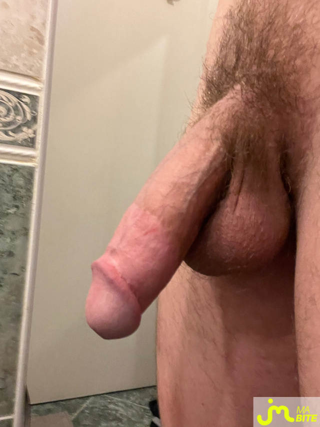 bites de throatmybigcock