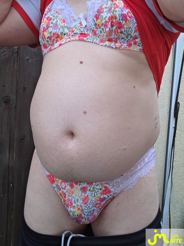Photos de bites : Toujours en lingerie 