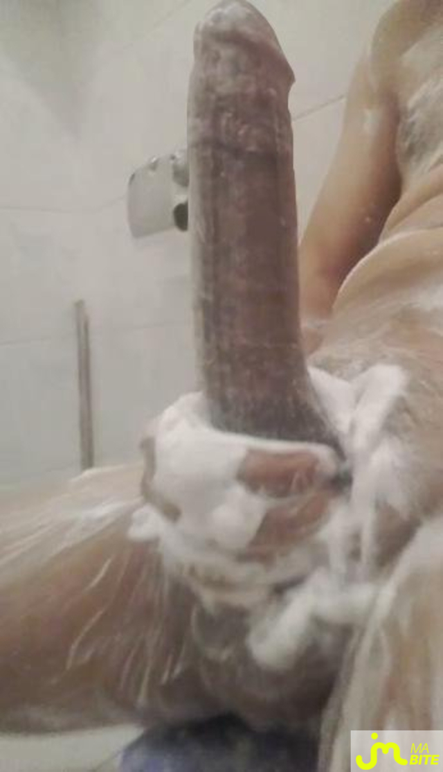 Photos de bites : Toujours dans ma douche