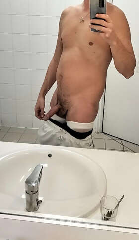 Photos de bites : lui nu