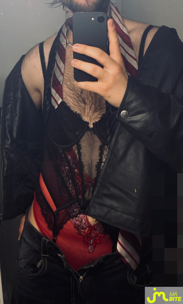 bites de GrizzLingerie31