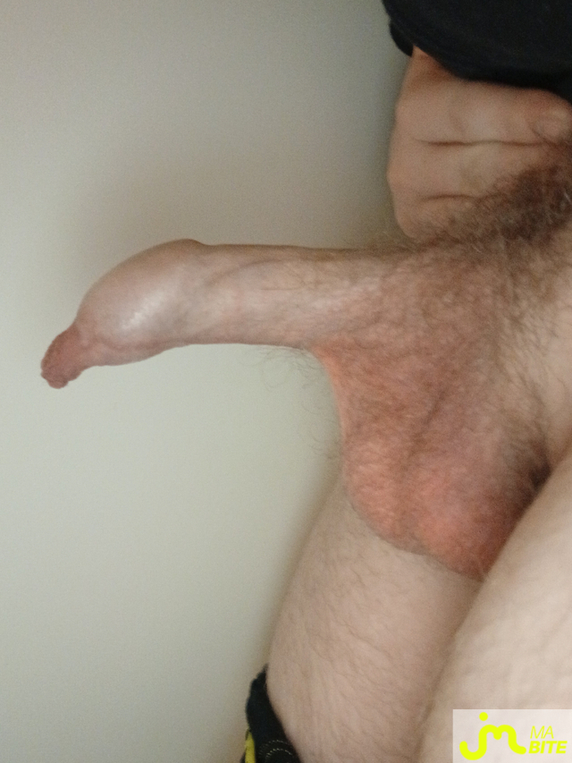 Photos de bites : Ma bite cherche des seins 