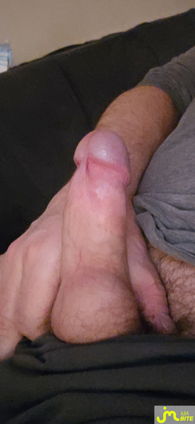 Photos de bites : Ma queue attend vos bouches