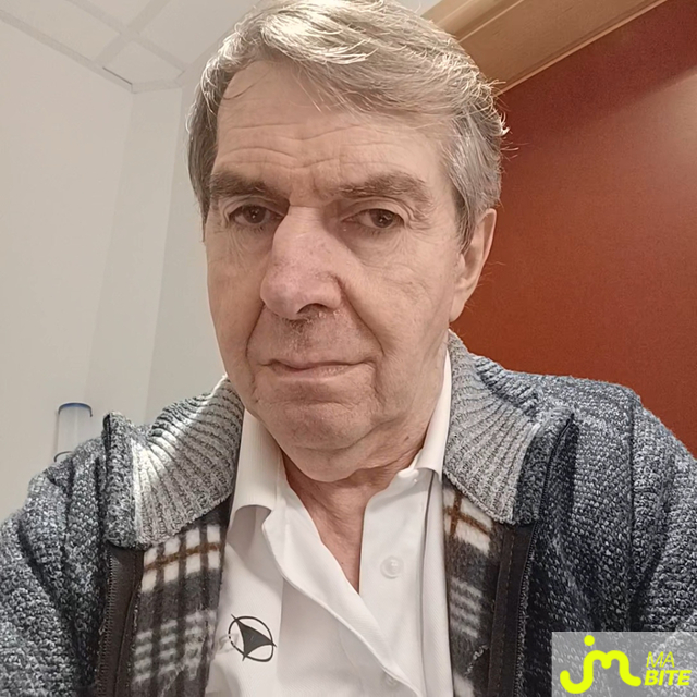 Photos de bites : C'est avec un certain bonheur que je vous d&eacute;voile ma bite 