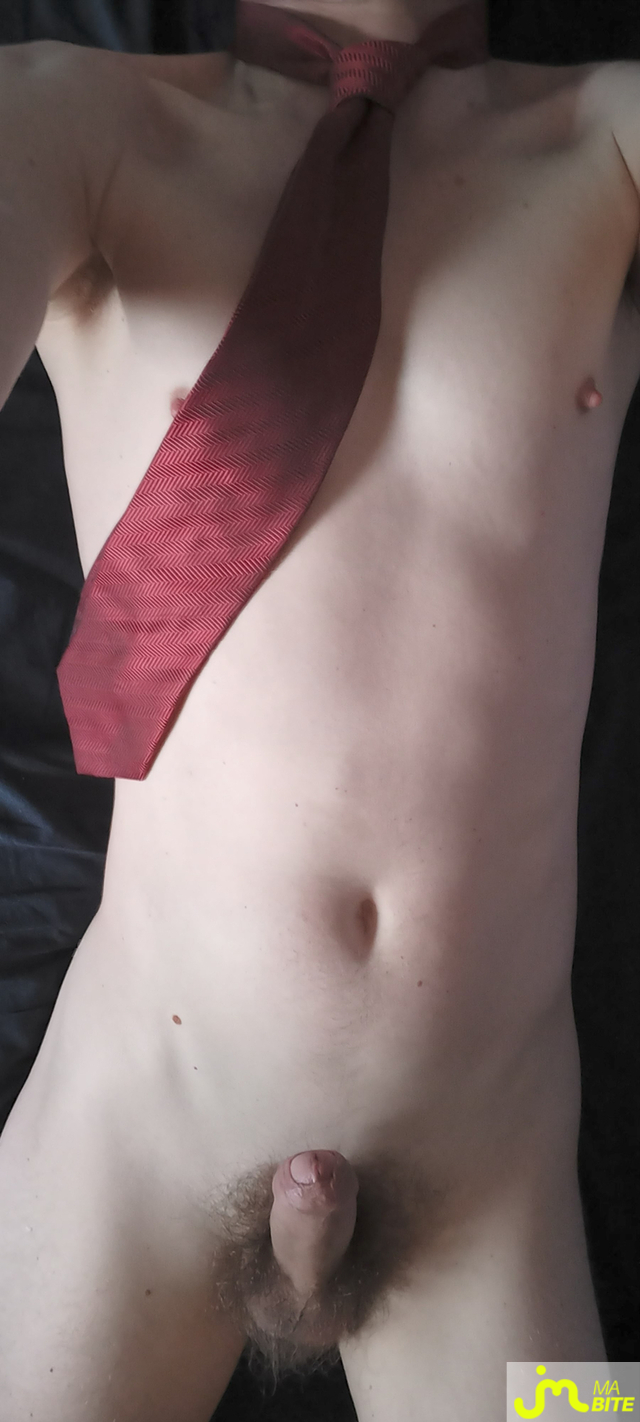 Photos de bites : cravate rouge