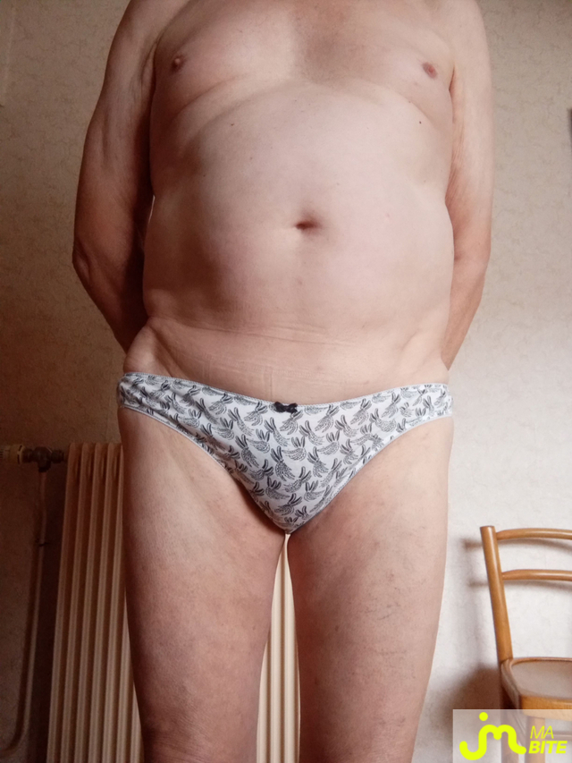 Photos de bites : changement de petite culotte