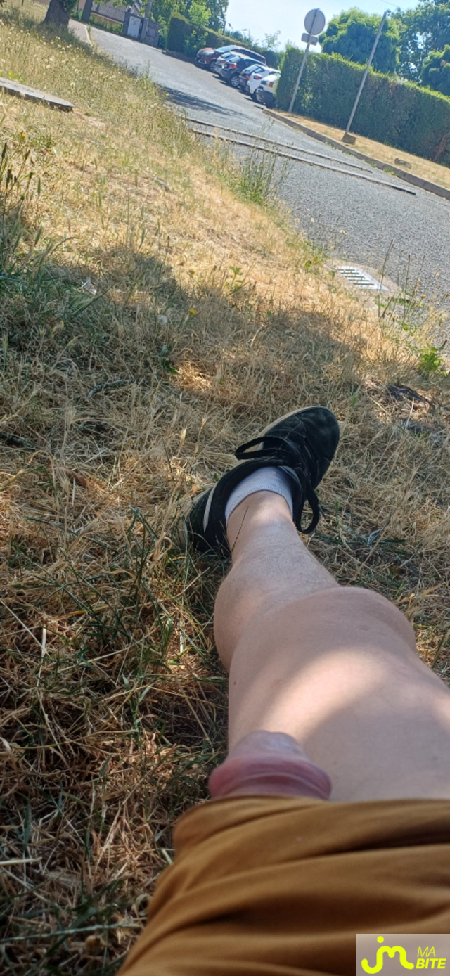 Photos de bites : Petite Exhib un jour de canicule 