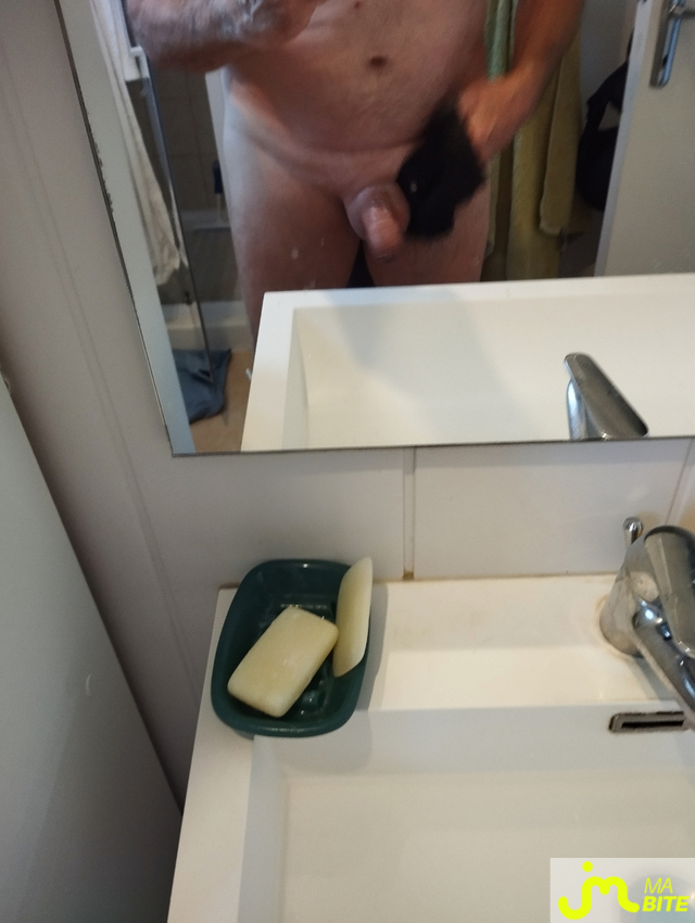 Photos de bites : Toilette de ma petite bite 