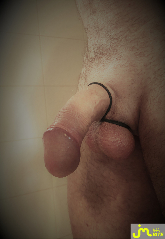 Photos de bites : Ring ficelle 