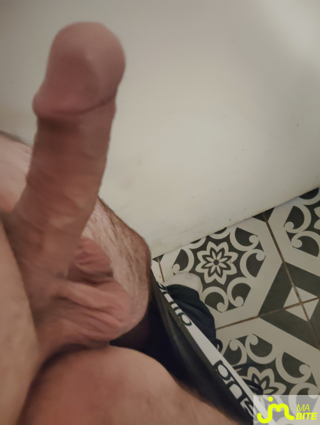bites de Axel16