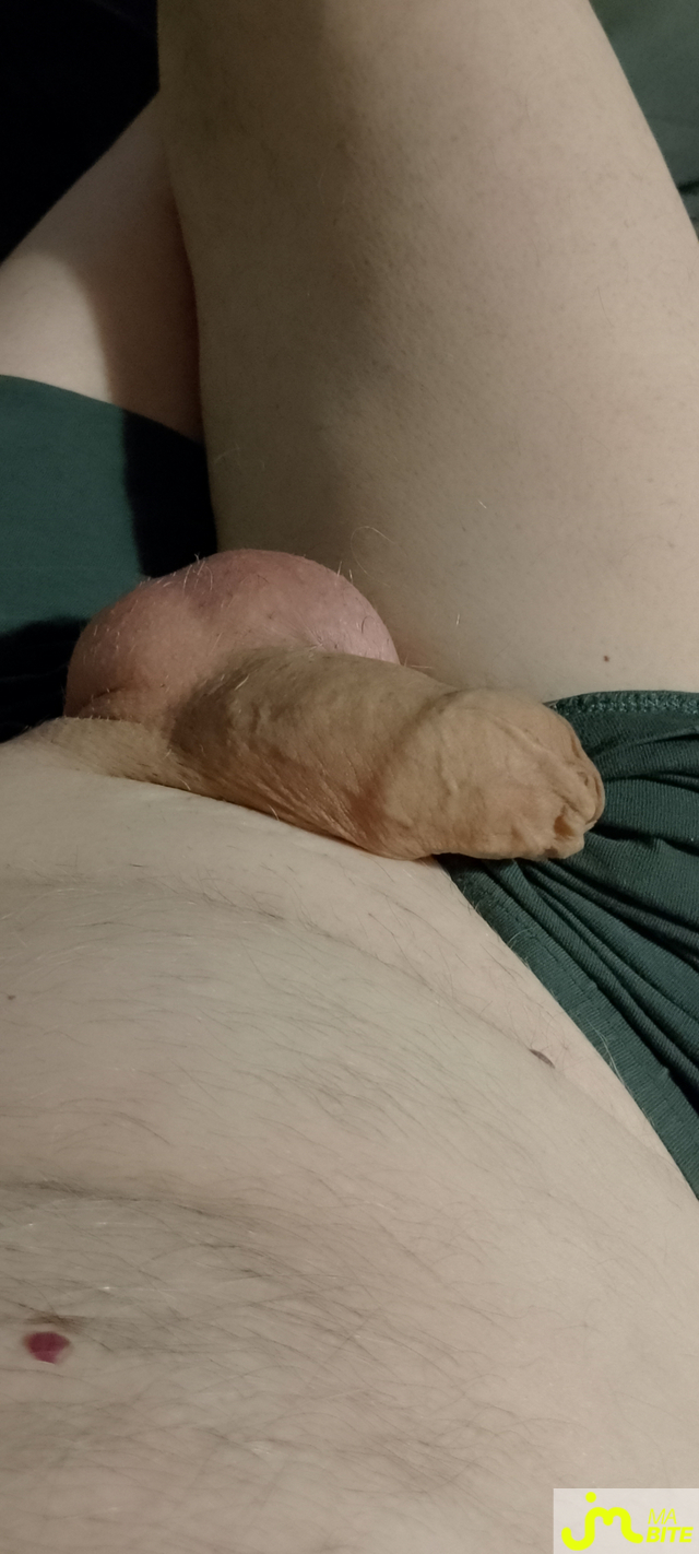 Photos de bites : Branlette au lit ce soir 😉