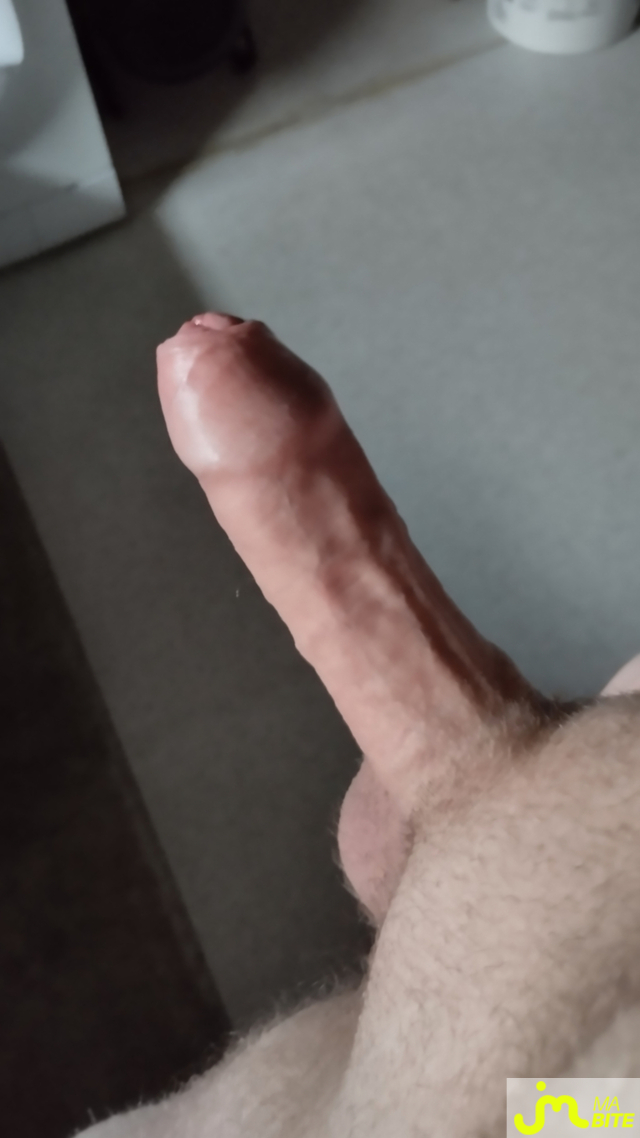 Photos de bites : Ci int&eacute;ress&eacute;e faite moi signe 😉